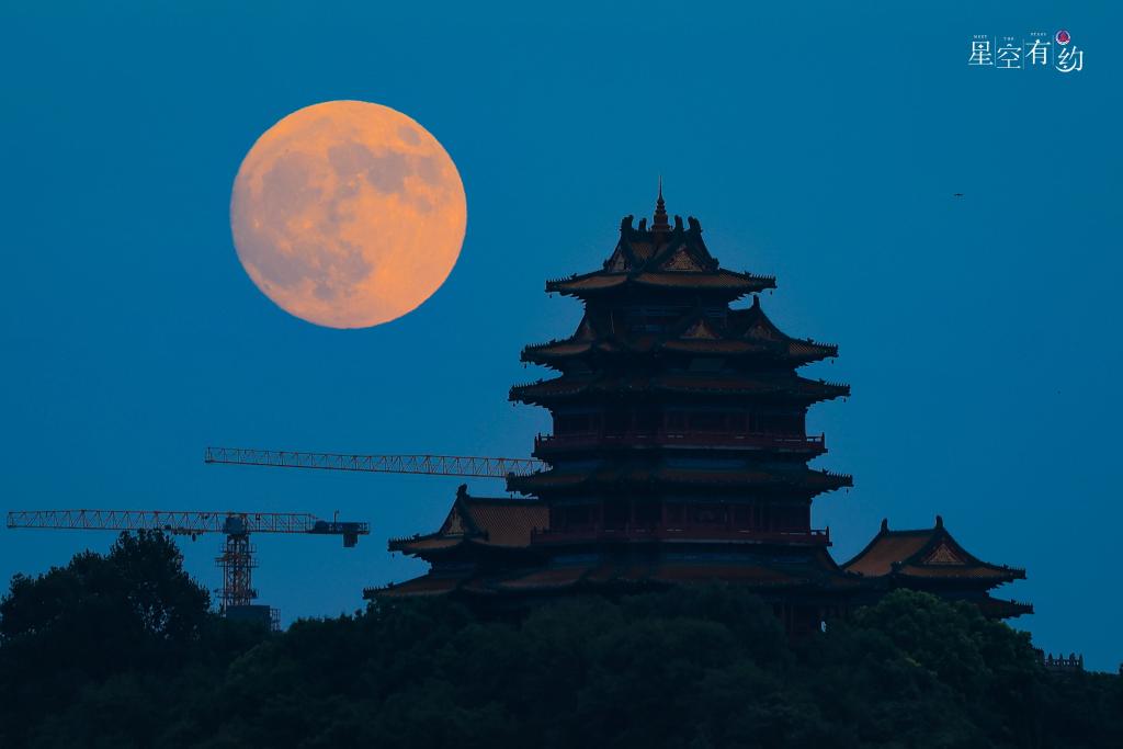 超级月亮，夜空中的壮观奇景