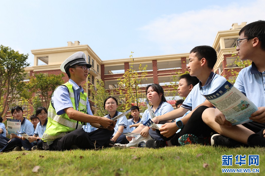 开学季护航行动，绽放灿烂笑容