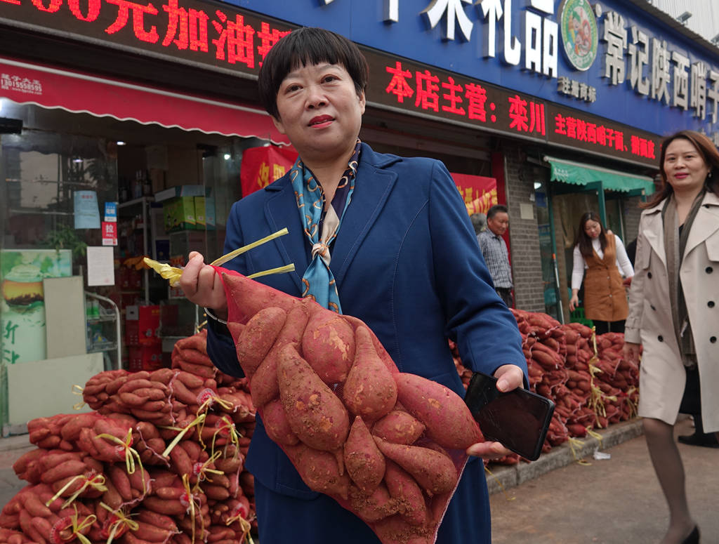 蚌埠爱心红薯掀起抢购热潮，温暖传递连续报道