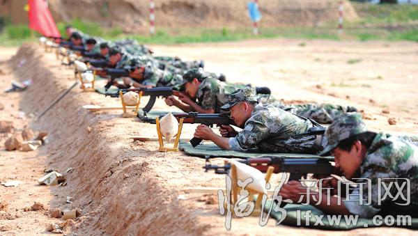 揭西县人武部组织民兵开展轻武器射击实战训练