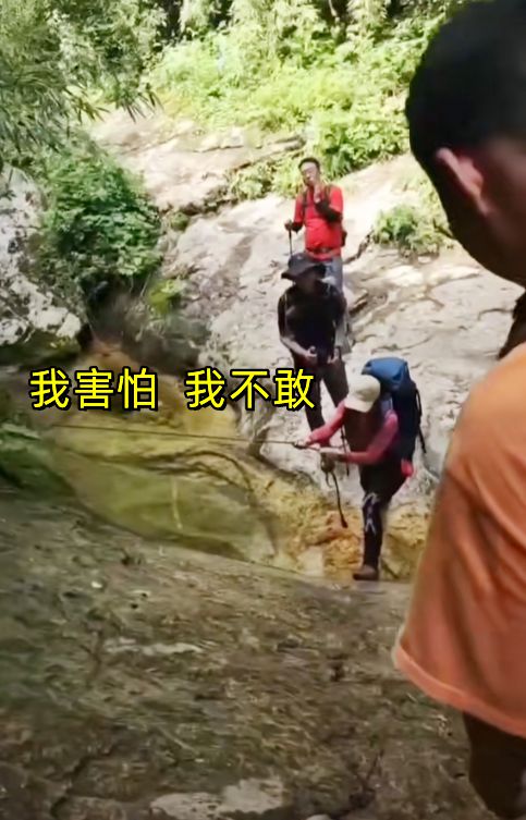 女驴友徒步遭遇马夫猥亵事件，反思与探讨背后的社会问题