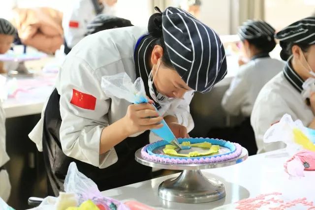 热门技术趋势深度解析，当下最吃香的技术学习指南